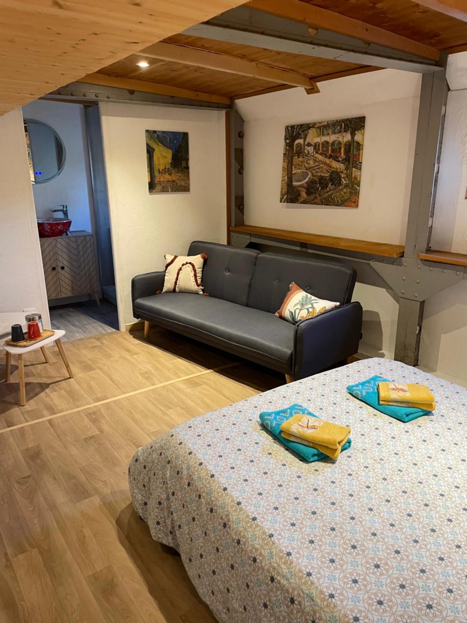 Peniche Le Pescalune - Chambre D'Hotes Arles Dış mekan fotoğraf