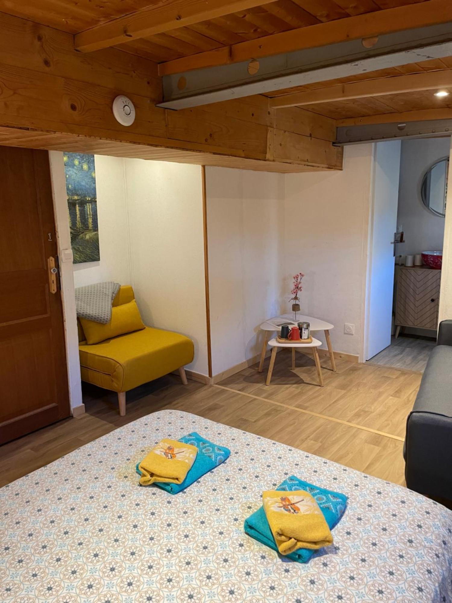 Peniche Le Pescalune - Chambre D'Hotes Arles Dış mekan fotoğraf
