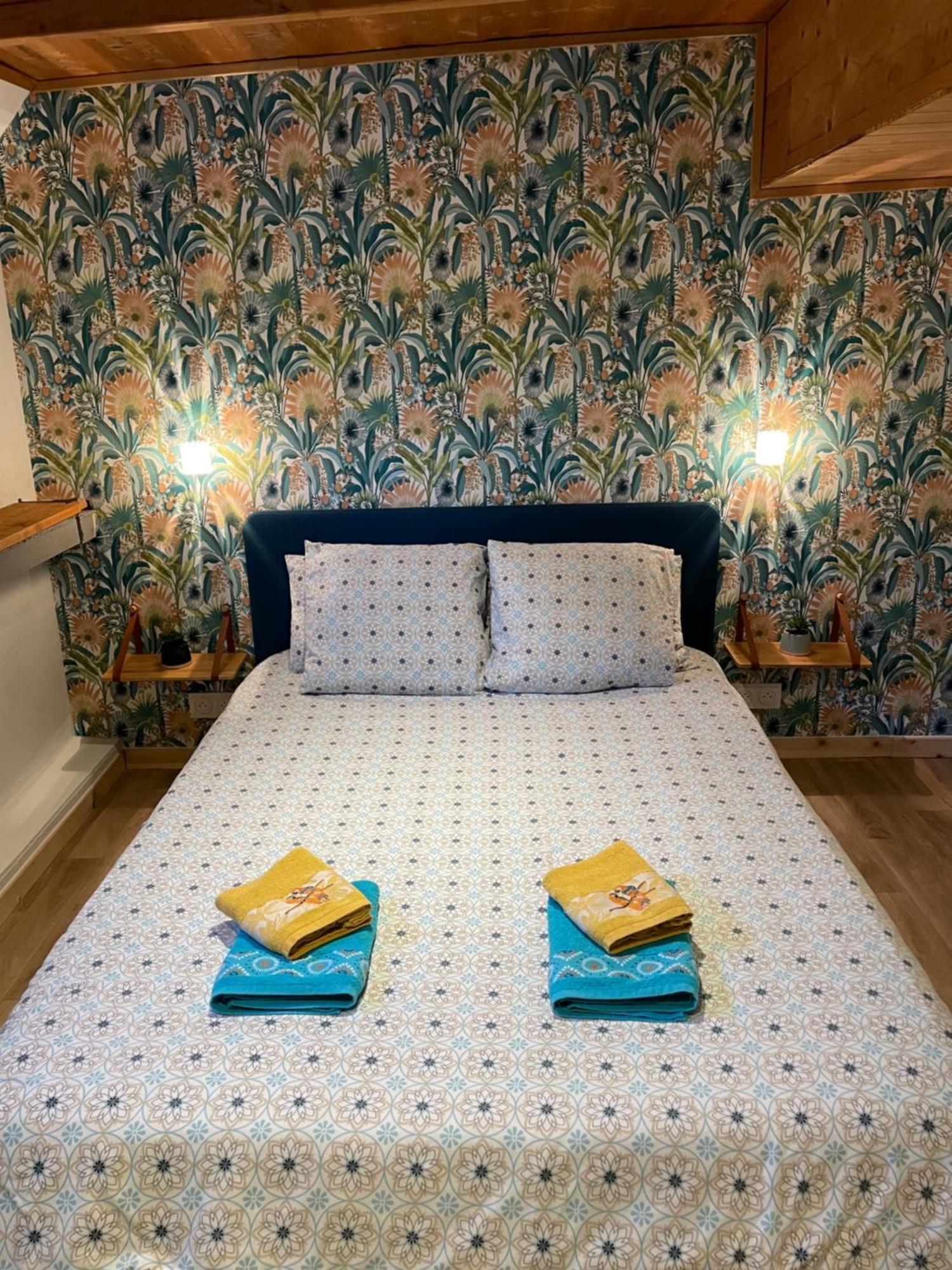 Peniche Le Pescalune - Chambre D'Hotes Arles Dış mekan fotoğraf