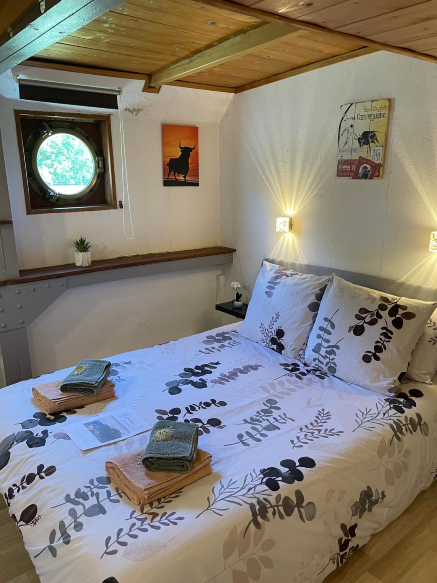 Peniche Le Pescalune - Chambre D'Hotes Arles Dış mekan fotoğraf