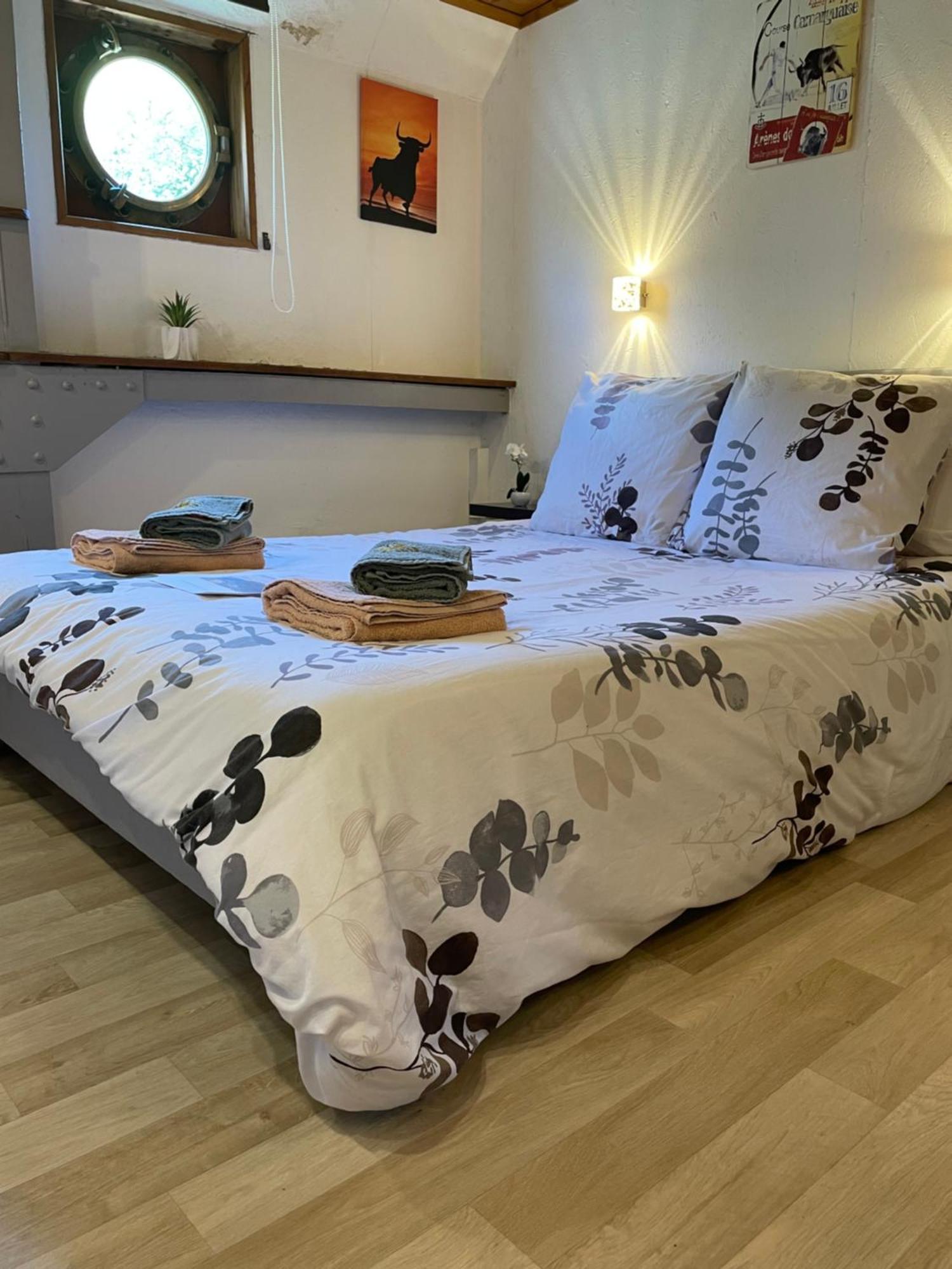 Peniche Le Pescalune - Chambre D'Hotes Arles Dış mekan fotoğraf