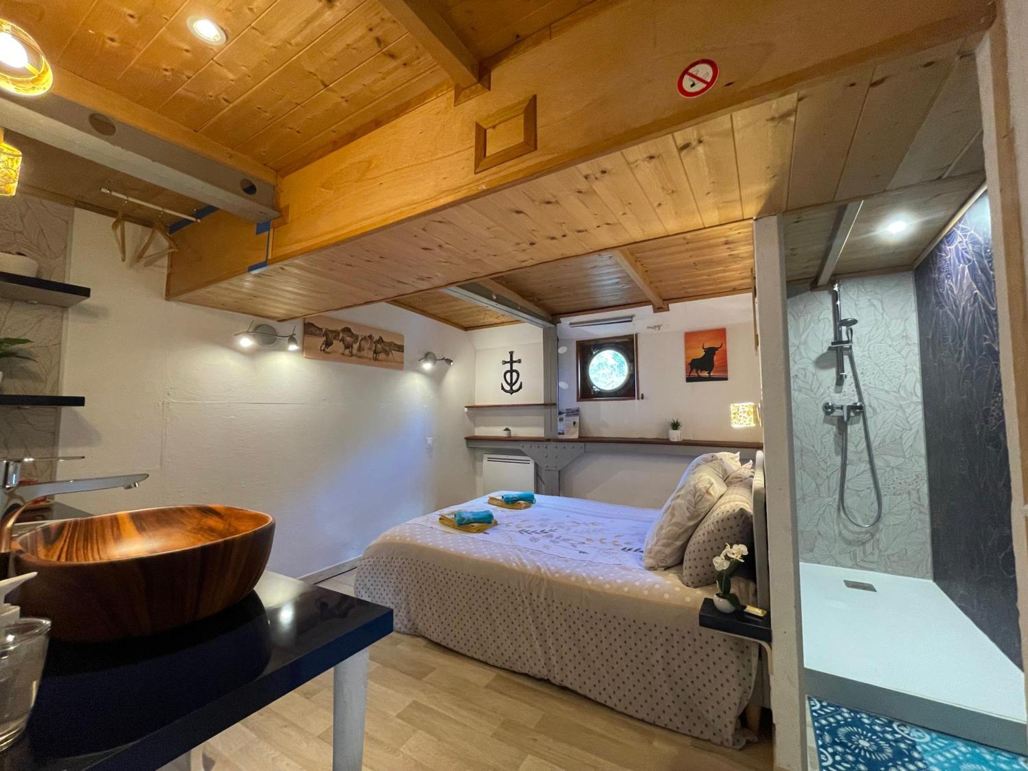 Peniche Le Pescalune - Chambre D'Hotes Arles Dış mekan fotoğraf